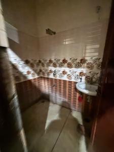 Bathroom Image of 1250 Sq.ft 2 BHK Independent House for rent in Pratap Vihar Ghaziabad for Rs. 16000