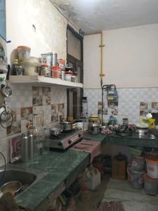 Kitchen Image of 630 Sq.ft 2 BHK Builder Floor for rent in Mayur Vihar Phase 1 New Delhi for Rs. 23500