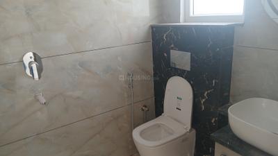Bathroom Image of 750 Sq.ft 1 BHK Builder Floor for rent in Sector 14 Gurgaon for Rs. 33000