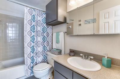 Image of 1235 Sq.ft 2 BHK Apartment / Flat for sale in Akruti Erica, Vile Parle East, Mumbai for Rs. 33500000
