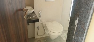 Bathroom Image of 1280 Sq.ft 2.5 BHK Apartment / Flat for rent in Kanakia Niharika, Thane West Thane for Rs. 58000