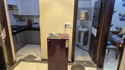 Kitchen Image of 2150 Sq.ft 2 BHK Apartment / Flat for rent in Uttam Nagar New Delhi for Rs. 17499