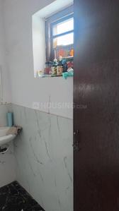 Bathroom Image of 400 Sq.ft 1 RK Independent House for rent in Barkhurdarpur Lucknow for Rs. 7500