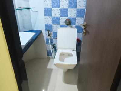 Image of 950 Sq.ft 2 BHK Apartment / Flat for rent in Kandivali West, Mumbai for Rs. 70000