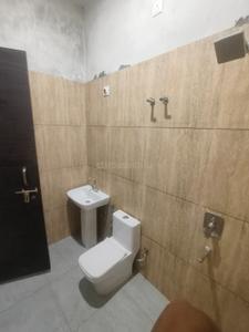 Bathroom Image of 2500 Sq.ft 4.5 BHK Independent House for rent in Vidut Nagar Aligarh for Rs. 22000