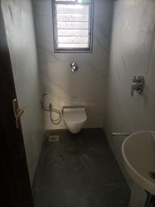 Bathroom Image of 1400 Sq.ft 3 BHK Apartment / Flat for sale in Mangesh Residency, Dadar West Mumbai for Rs. 45000000