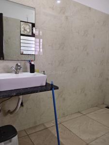 Bathroom Image of 950 Sq.ft 2.5 BHK Apartment / Flat for rent in Sector 99 Noida for Rs. 37500