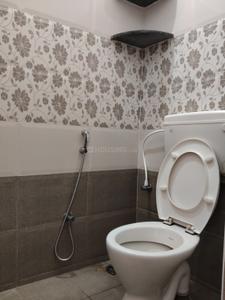 Bathroom Image of 900 Sq.ft 2 BHK Builder Floor for rent in KK Nagar Chennai for Rs. 25000