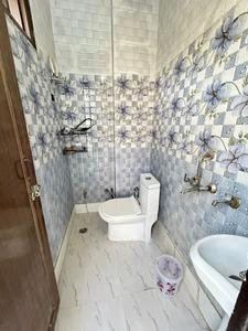 Bathroom Image of 500 Sq.ft 1 BHK Builder Floor for rent in Uttam Nagar New Delhi for Rs. 13000