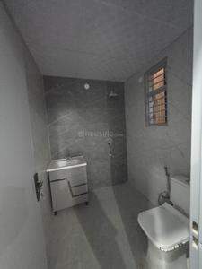 Bathroom Image of 810 Sq.ft 2 BHK Apartment / Flat for rent in Palam Vihar Extension Gurgaon for Rs. 25000