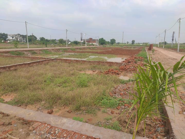 Vrindavan Garden Main Image 1