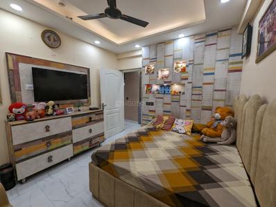 Bedroom Image of 1800 Sq.ft 3.5 BHK Apartment / Flat for sale in Nimbus The Hyde Park, Sector 78 Noida for Rs. 22000000