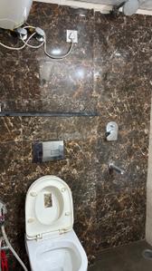 Bathroom Image of 900 Sq.ft 2 BHK Apartment / Flat for rent in Sector 3A Gurgaon for Rs. 25000