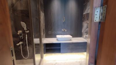 Bathroom Image of 2700 Sq.ft 4 BHK Builder Floor for sale in Hauz Khas New Delhi for Rs. 80000000