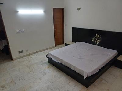 Bedroom Image of 1800 Sq.ft 3.5 BHK Builder Floor for rent in Vasant Vihar New Delhi for Rs. 230000