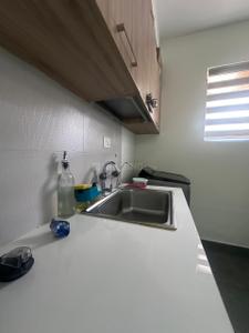 Kitchen Image of 559 Sq.ft 1 BHK Apartment / Flat for rent in Vyttila Kochi for Rs. 32000