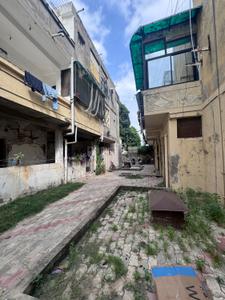 Image of 1080 Sq.ft 2.5 BHK Apartment / Flat for sale in Ambawadi, Ahmedabad for Rs. 8000000