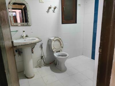 Image of 1770 Sq.ft 3 BHK Apartment / Flat for rent in Ramprastha Pearl Heights, Vaishali, Ghaziabad for Rs. 42000