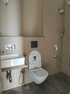 Common Bathroom Image of 719 Sq.ft 2 BHK Apartment / Flat for sale in Ruparel Skygreens I, Kandivali West Mumbai for Rs. 17900000