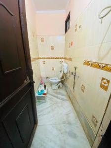 Image of 850 Sq.ft 1.5 BHK Apartment / Flat for rent in Uttam Nagar, New Delhi for Rs. 8800