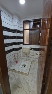 Bathroom Image of 405 Sq.ft 2 BHK Builder Floor for sale in Laxmi Nagar New Delhi for Rs. 3400000