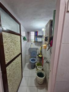 Bathroom Image of 360 Sq.ft 1 RK Apartment / Flat for rent in Dahisar West Mumbai for Rs. 20000