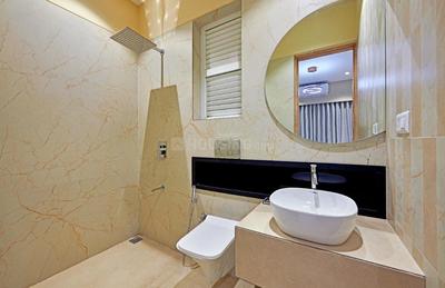 Bathroom Image of 700 Sq.ft 2 BHK Apartment / Flat for sale in RUPAREL VIVANZA, Byculla Mumbai for Rs. 27000000