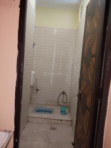 Bathroom Image of 450 Sq.ft 2 BHK Builder Floor for rent in Sagar Pur New Delhi for Rs. 16000
