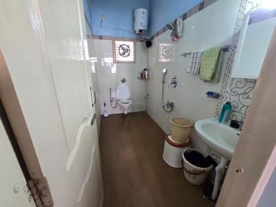 Bathroom Image of 2500 Sq.ft 5 BHK Duplex for sale in Manchandahalli Kolar for Rs. 40000000