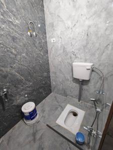 Bathroom Image of 1000 Sq.ft 2.5 BHK Independent House for rent in Kamta Lucknow for Rs. 14000