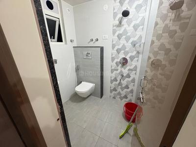 Bathroom Image of 2100 Sq.ft 3 BHK Apartment / Flat for rent in Kantatoli Ranchi for Rs. 23999
