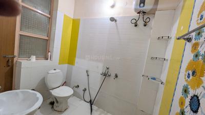 Bathroom Image of 1250 Sq.ft 2 BHK Independent House for rent in Gomti Nagar Lucknow for Rs. 19000