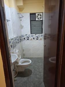 Bathroom Image of 1200 Sq.ft 3 BHK Apartment / Flat for rent in Kadamtala Siliguri for Rs. 17000
