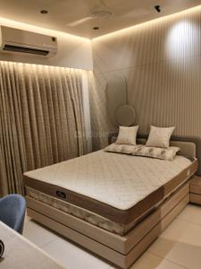 Bedroom Image of 3200 Sq.ft 3 BHK Apartment / Flat for rent in Vaishno Devi Circle Ahmedabad for Rs. 55000