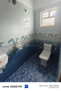 Bathroom Image of 1000 Sq.ft 1 BHK Builder Floor for rent in Hennur Bengaluru for Rs. 18000