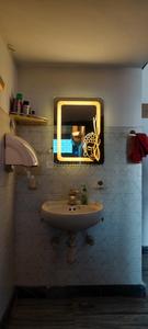 Bathroom Image of 900 Sq.ft 2 BHK Builder Floor for sale in Malviya Nagar New Delhi for Rs. 20000000