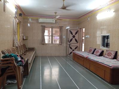 Living Room Image of 732 Sq.ft 2 BHK Apartment / Flat for sale in Naranpura Ahmedabad for Rs. 7200000