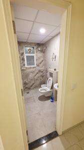Bathroom Image of 1650 Sq.ft 3 BHK Apartment / Flat for rent in Omaxe The Palace, Gomti Nagar Lucknow for Rs. 35000