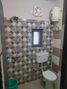 Bathroom Image of 950 Sq.ft 1 RK Builder Floor for rent in Sector 54 Gurgaon for Rs. 14000