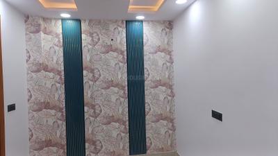 Bedroom Image of 900 Sq.ft 3 BHK Builder Floor for rent in Govindpuri New Delhi for Rs. 20000