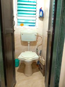 Common Bathroom One Image of 500 Sq.ft 1 RK Apartment / Flat for rent in Borivali West Mumbai for Rs. 23500