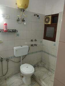 Bathroom Image of 1150 Sq.ft 2.5 BHK Apartment / Flat for sale in DDA SFS, Sarita Vihar New Delhi for Rs. 19900000