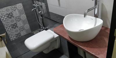 Bathroom Image of 1200 Sq.ft 2 BHK Apartment / Flat for rent in Cooke Town Bengaluru for Rs. 28000