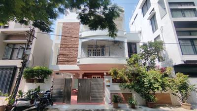 Main Entrance Image of 2440 Sq.ft 5 BHK Independent House for rent in Hebbal Bengaluru for Rs. 160000