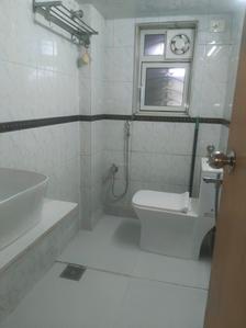 Common Bathroom Image of 1100 Sq.ft 3 BHK Apartment / Flat for rent in Kandivali East Mumbai for Rs. 100000