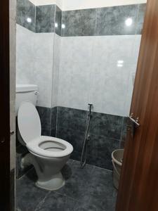 Common Bathroom Image of 1200 Sq.ft 2 BHK Apartment / Flat for rent in Madhapur Hyderabad for Rs. 37000
