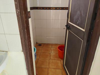 Manik Moti Bathroom 3