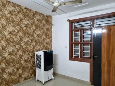 Bedroom Image of 675 Sq.ft 3 BHK Apartment / Flat for rent in Lord Krishna Apartment, Uttam Nagar New Delhi for Rs. 18000