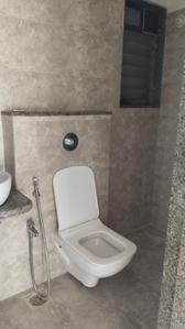 Bathroom Image of 550 Sq.ft 1 BHK Apartment / Flat for rent in Parinee Essence, Kandivali West Mumbai for Rs. 34000