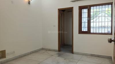 Bedroom Image of 1600 Sq.ft 3 BHK Apartment / Flat for rent in DDA Sector B Pocket 9, Vasant Kunj New Delhi for Rs. 80000